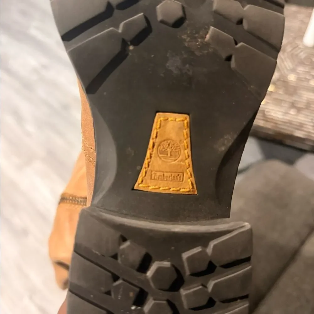 Wonen’s Timberland Distressed Leather Boots